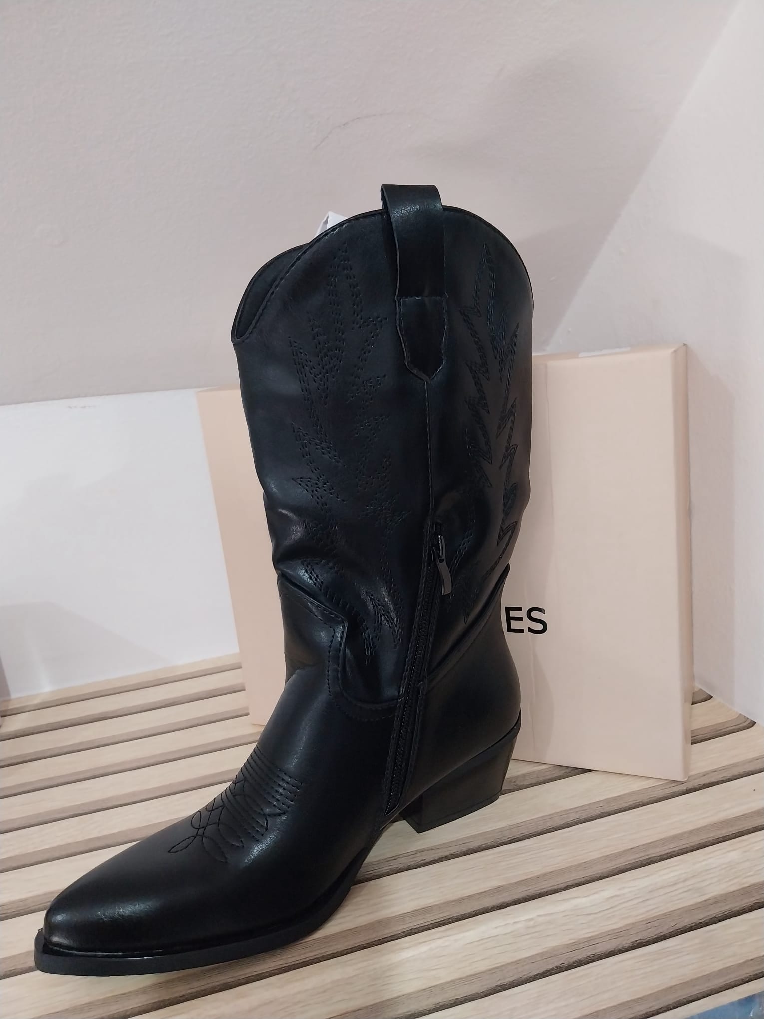 Bota Texanas Pretas em pele