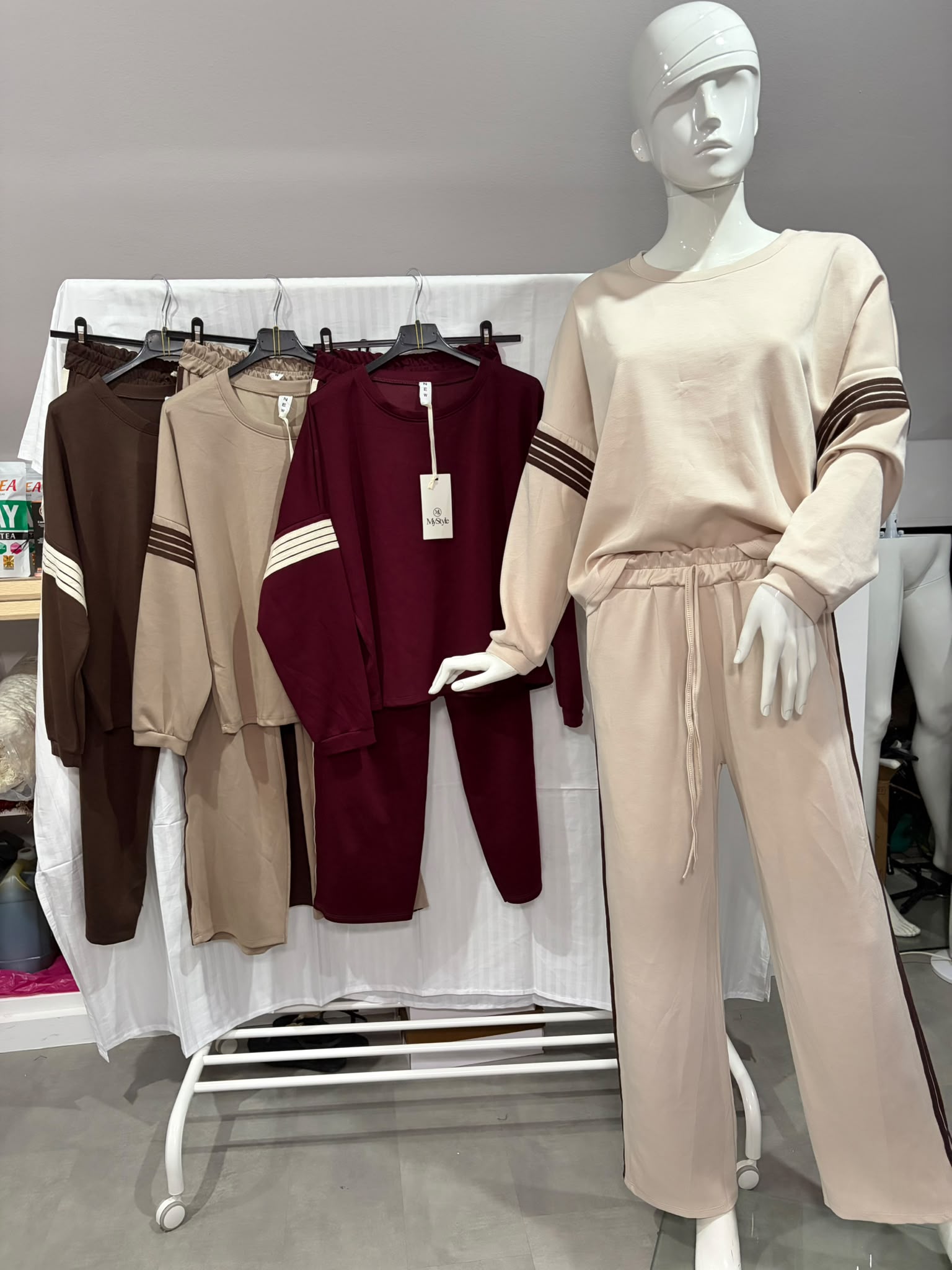 Fato de treino feminino de camisola e calças
